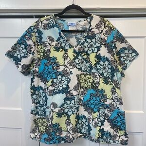 SB Scrubs Women's size 2X Blue & white Floral Butterfly V-Neck Short Sleeve Top